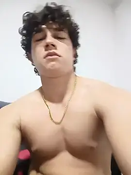 andrdosfn online show from November 18, 2025, 2:28 am