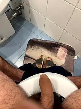 Snapshot of marc8876 chatting on November 29, 2025, 6:05 am marc8876 online show from November 29, 2025, 6:05 am