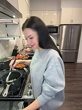 alysiamarie00 online show from November 30, 2025, 5:55 am