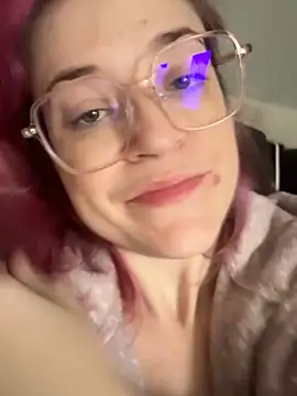 winestaindlips online show from November 26, 2025, 1:23 pm