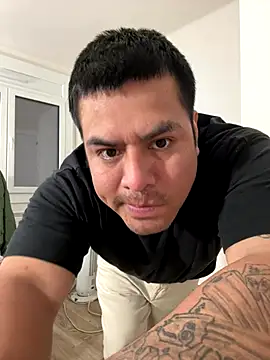 Pelotas2000 online show from November 30, 2025, 6:01 pm