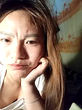 Snapshot of Lee-Thee chatting on November 18, 2025, 11:37 pm Lee-Thee online show from November 18, 2025, 11:37 pm