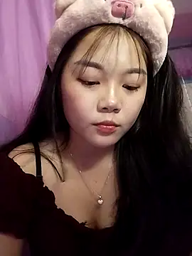 Baa-bee22 online show from April 4, 2026, 8:23 am