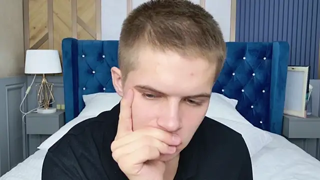 Snapshot of Piter_Ward chatting on November 24, 2025, 11:04 pm Piter Ward online show from November 24, 2025, 11:04 pm