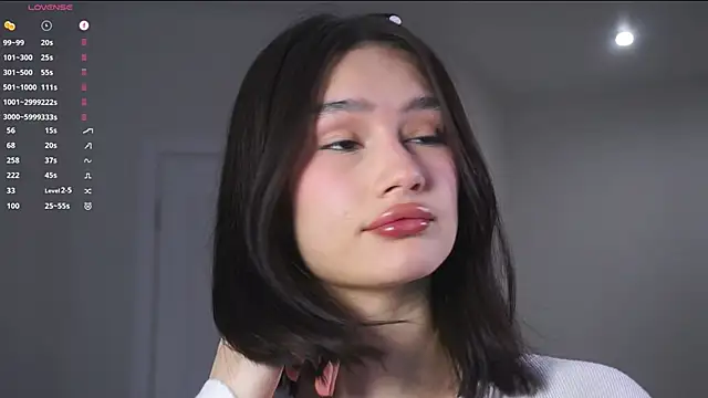 Snapshot of SoftLuna chatting on November 25, 2025, 5:51 am SoftLuna online show from November 25, 2025, 5:51 am