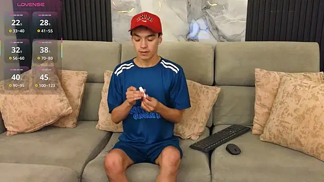 krisstormvg online show from November 21, 2025, 8:07 pm