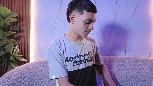 krisstormvg online show from November 27, 2025, 7:49 pm