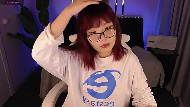 Erica Asti online show from November 24, 2025, 3:06 am