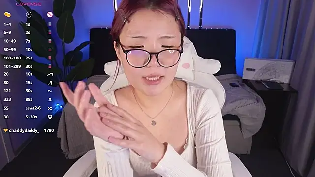 Erica Asti online show from November 30, 2025, 1:20 am