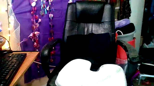 SatinSinful online show from February 27, 2026, 9:37 pm