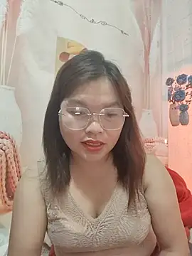 Snapshot of Cover-baa chatting on July 5, 2026, 12:17 am Cover-baa online show from July 5, 2026, 12:17 am