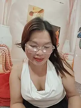 Snapshot of Cover-baa chatting on July 13, 2026, 8:17 am Cover-baa online show from July 13, 2026, 8:17 am