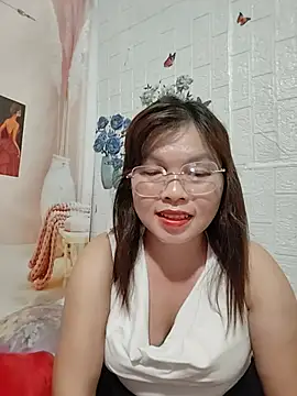 Snapshot of Cover-baa chatting on July 15, 2026, 2:55 pm Cover-baa online show from July 15, 2026, 2:55 pm