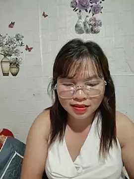 Snapshot of Cover-baa chatting on July 19, 2026, 10:35 pm Cover-baa online show from July 19, 2026, 10:35 pm