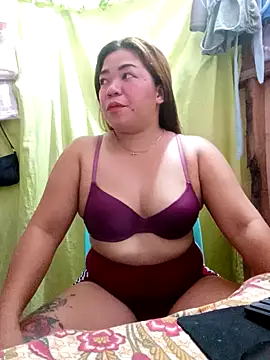 Snapshot of Sweet_dove05 chatting on November 21, 2025, 10:14 am Sweet dove05 online show from November 21, 2025, 10:14 am