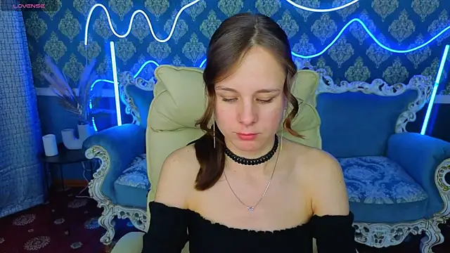 Snapshot of KarolinaSky chatting on November 18, 2025, 6:40 am KarolinaSky online show from November 18, 2025, 6:40 am