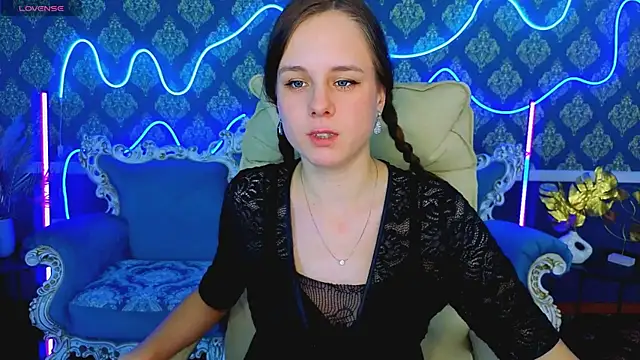 Snapshot of KarolinaSky chatting on November 24, 2025, 1:55 pm KarolinaSky online show from November 24, 2025, 1:55 pm