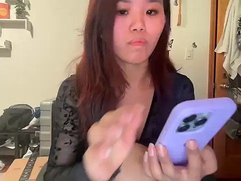 tinydaisy21 online show from November 21, 2025, 3:05 am