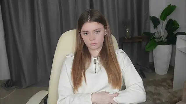 Snapshot of AngelesBenitz chatting on November 18, 2025, 2:21 pm AngelesBenitz online show from November 18, 2025, 2:21 pm