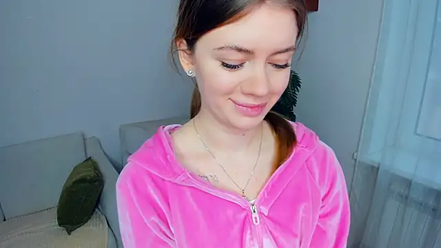 AngelesBenitz online show from December 20, 2025, 7:04 am