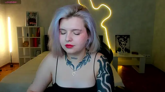 Snapshot of shadow__purrr chatting on November 30, 2025, 1:42 am shadow purrr online show from November 30, 2025, 1:42 am