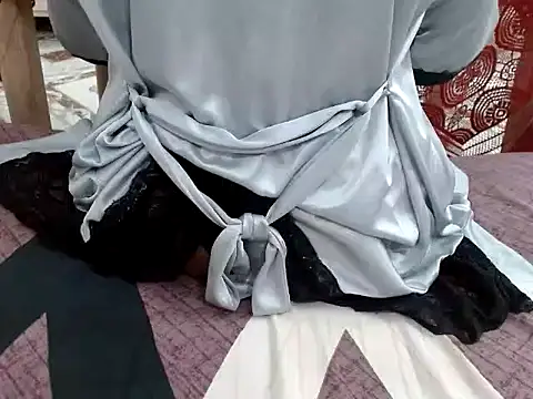 raveena hot online show from February 9, 2026, 2:32 pm