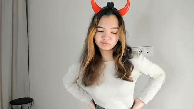 CoreenLuebbers online show from November 26, 2025, 6:36 am