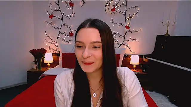 charming berry online show from November 28, 2025, 8:22 pm