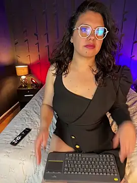 Snapshot of _DanyDaniels_ chatting on November 21, 2025, 8:18 pm DanyDaniels online show from November 21, 2025, 8:18 pm