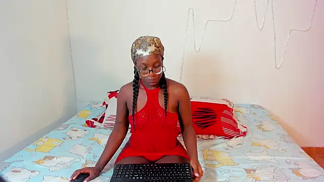 Snapshot of demonychloe chatting on May 15, 2026, 1:29 pm demonychloe online show from May 15, 2026, 1:29 pm