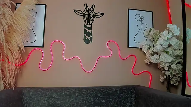 ella evans  online show from November 23, 2025, 12:16 pm