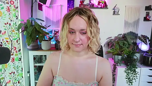 Snapshot of xzoeyryanx chatting on July 13, 2026, 4:10 pm xzoeyryanx online show from July 13, 2026, 4:10 pm
