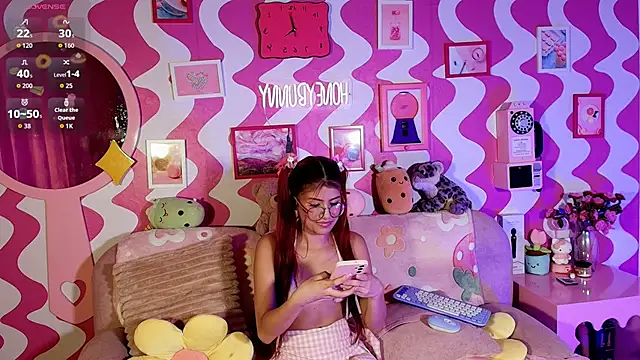 the girl with the red hai online show from November 21, 2025, 2:10 am