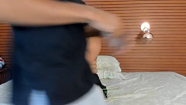 nathaly matheo online show from December 4, 2025, 12:58 pm