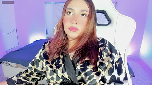 Isabella saenzz  online show from November 27, 2025, 3:41 am