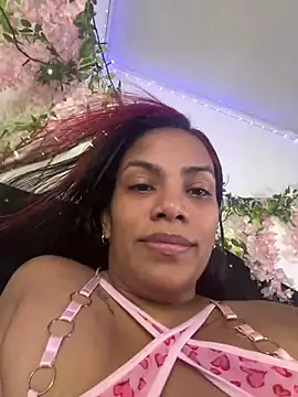 Snapshot of ArielleMillerr- chatting on June 25, 2026, 5:39 pm ArielleMillerr- online show from June 25, 2026, 5:39 pm