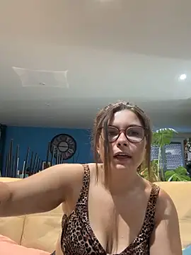 Snapshot of missseduction24 chatting on May 26, 2026, 7:15 am missseduction24 online show from May 26, 2026, 7:15 am