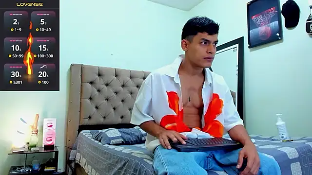 Snapshot of blorelopez chatting on February 1, 2026, 1:31 pm blorelopez online show from February 1, 2026, 1:31 pm