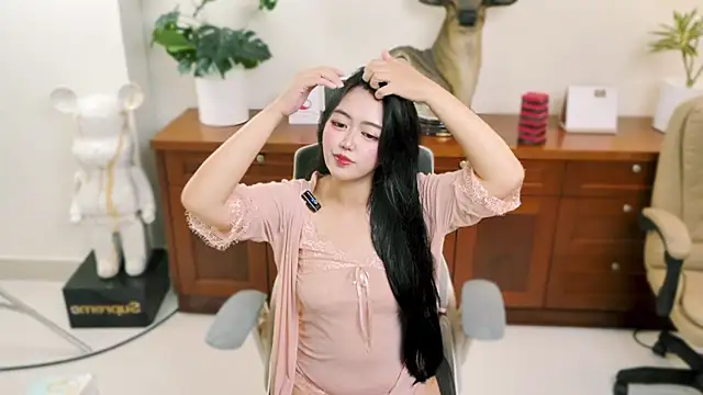 Pickmegirl 999 online show from November 21, 2025, 3:16 am