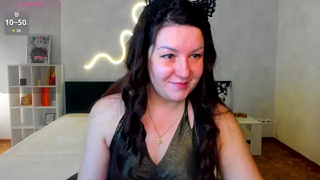 still  her online show from December 17, 2025, 1:22 am