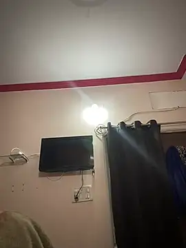 cutestpearl online show from February 1, 2026, 5:44 pm