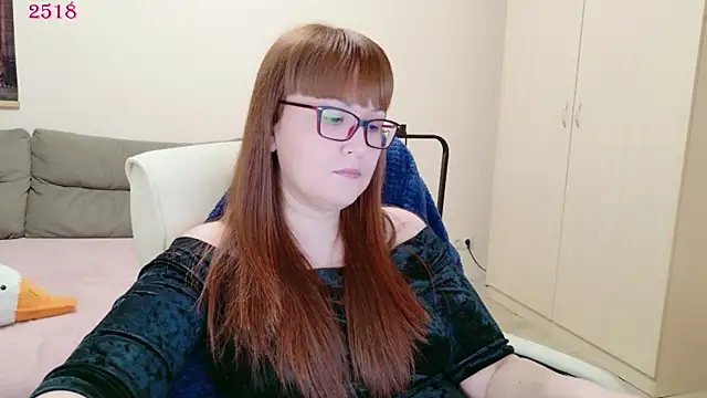 Snapshot of Foxy-lady chatting on April 29, 2026, 5:30 pm Foxy-lady online show from April 29, 2026, 5:30 pm