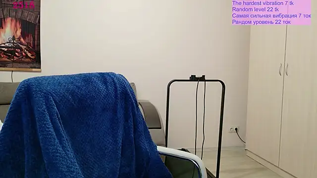 Snapshot of Foxy-lady chatting on May 3, 2026, 12:33 pm Foxy-lady online show from May 3, 2026, 12:33 pm