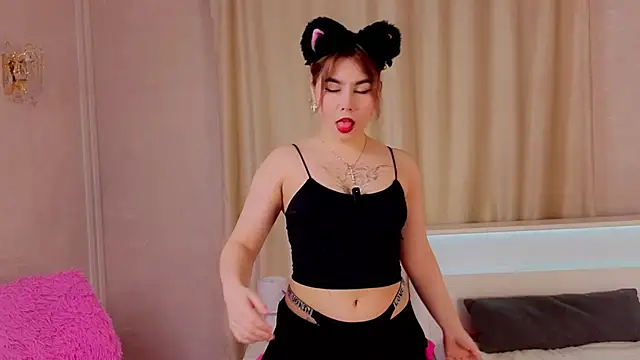 Snapshot of LaneUmanzor chatting on December 2, 2025, 11:04 am LaneUmanzor online show from December 2, 2025, 11:04 am