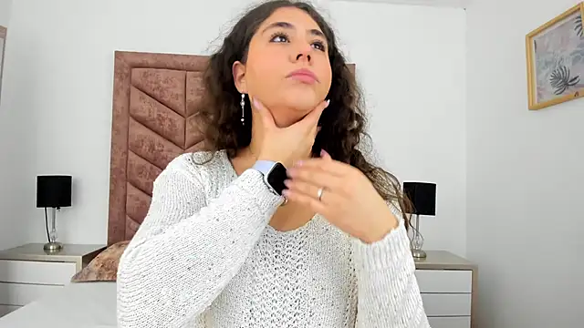 Emmalorez   online show from December 2, 2025, 12:10 pm