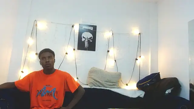 NoahJhonson69 online show from December 18, 2025, 7:20 pm