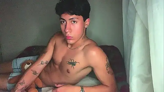 lyonjared  online show from December 2, 2025, 1:44 am