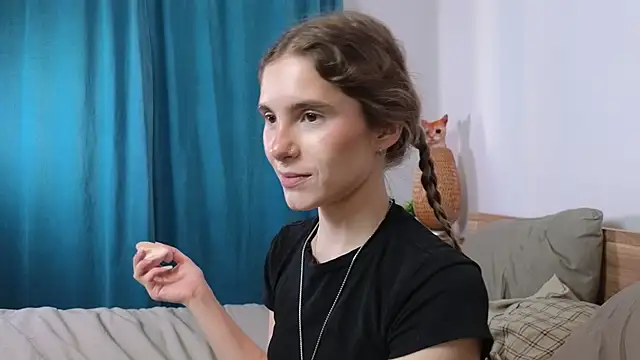 RozanneJordan online show from July 16, 2026, 6:03 pm