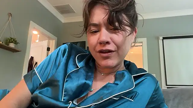 Snapshot of bendlikebecks chatting on May 11, 2026, 1:17 pm bendlikebecks online show from May 11, 2026, 1:17 pm