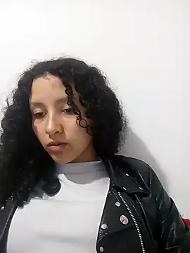 pettymoon1 online show from December 13, 2025, 9:42 pm